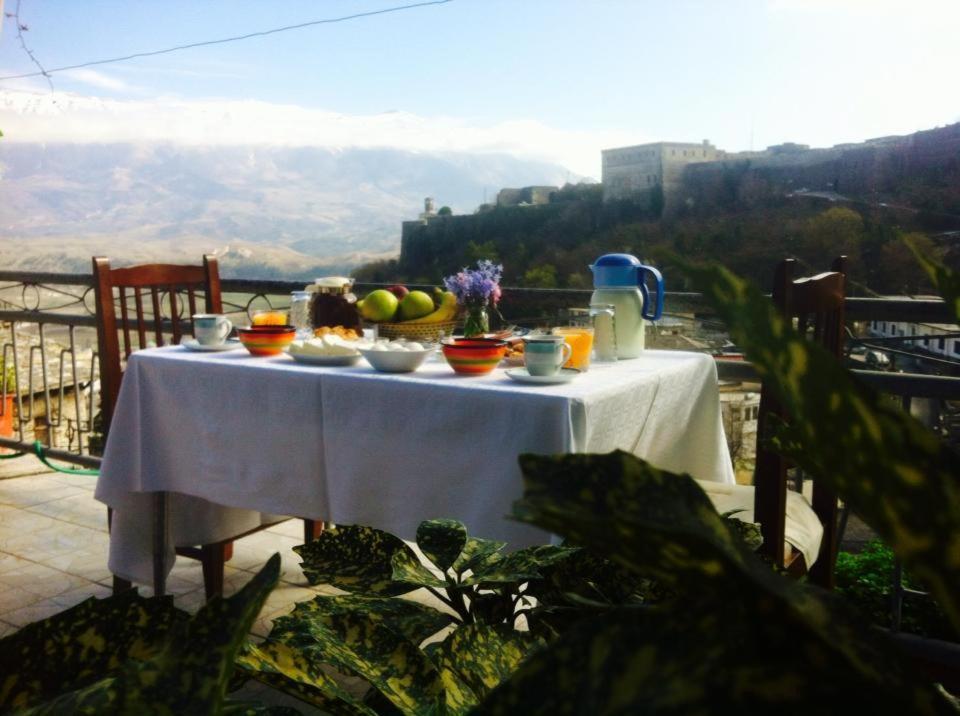 Guesthouse Celo Gjirokastër Exterior foto
